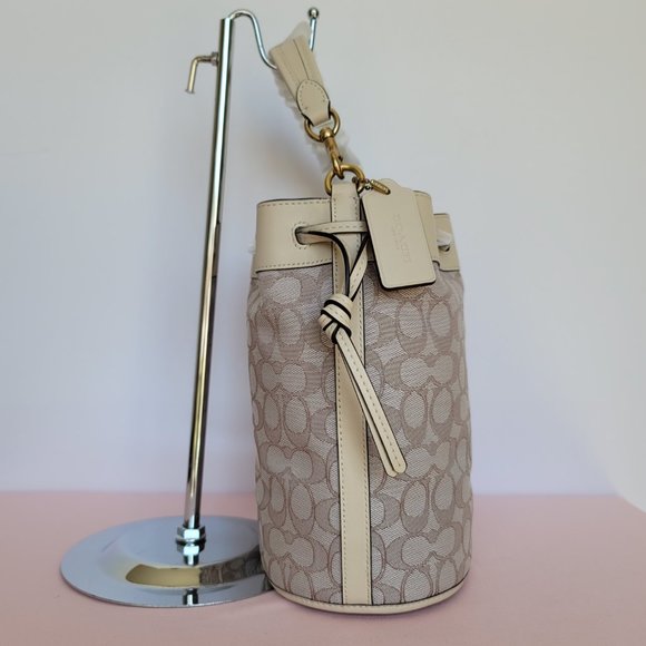 COACH Field Bucket Bag in Signature Jacquard & Leather –Stone Ivory ⭐ - Picture 9 of 16